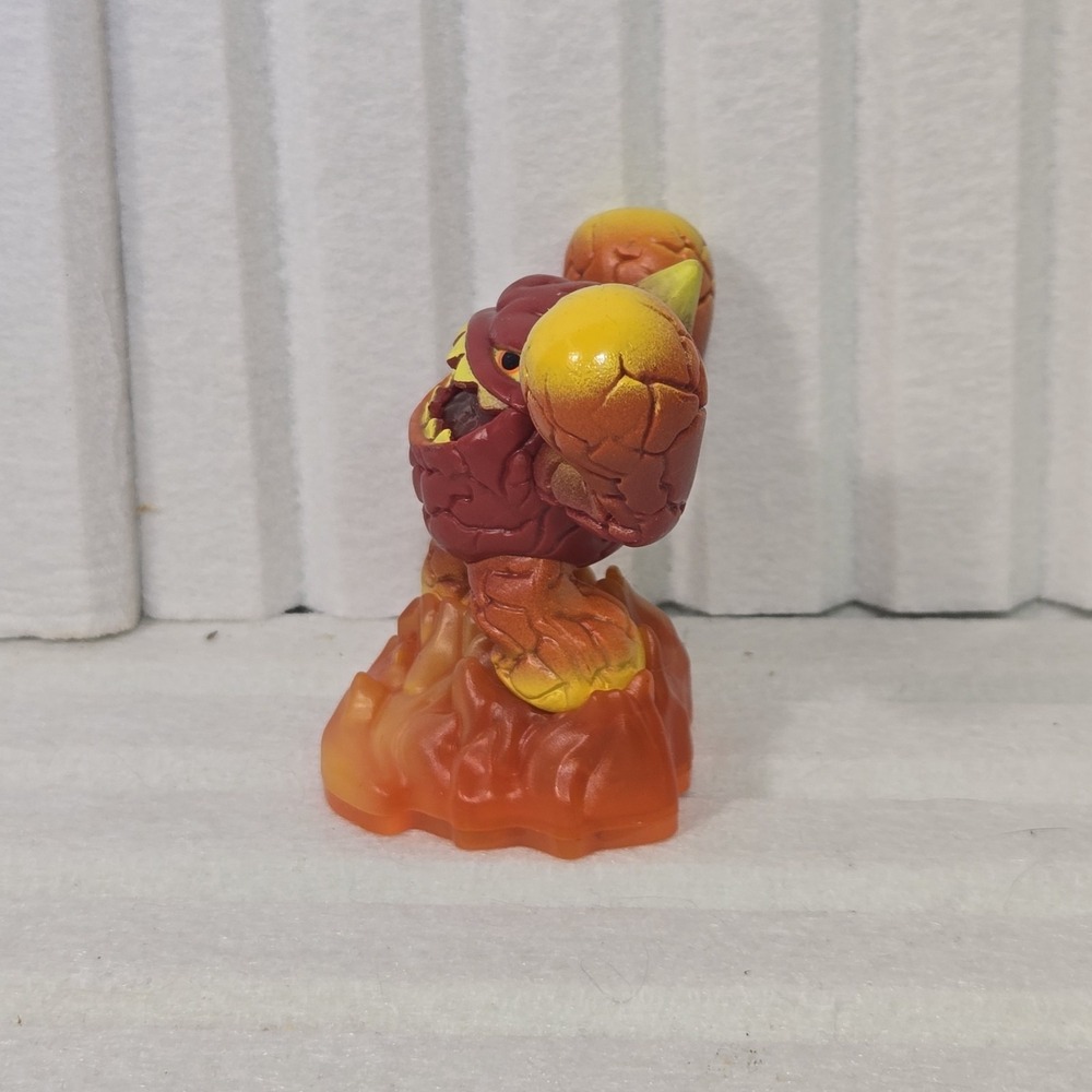 Skylanders Giants Eruptor Lightcore 2012 Character Figure Activision - Picture 2 of 4